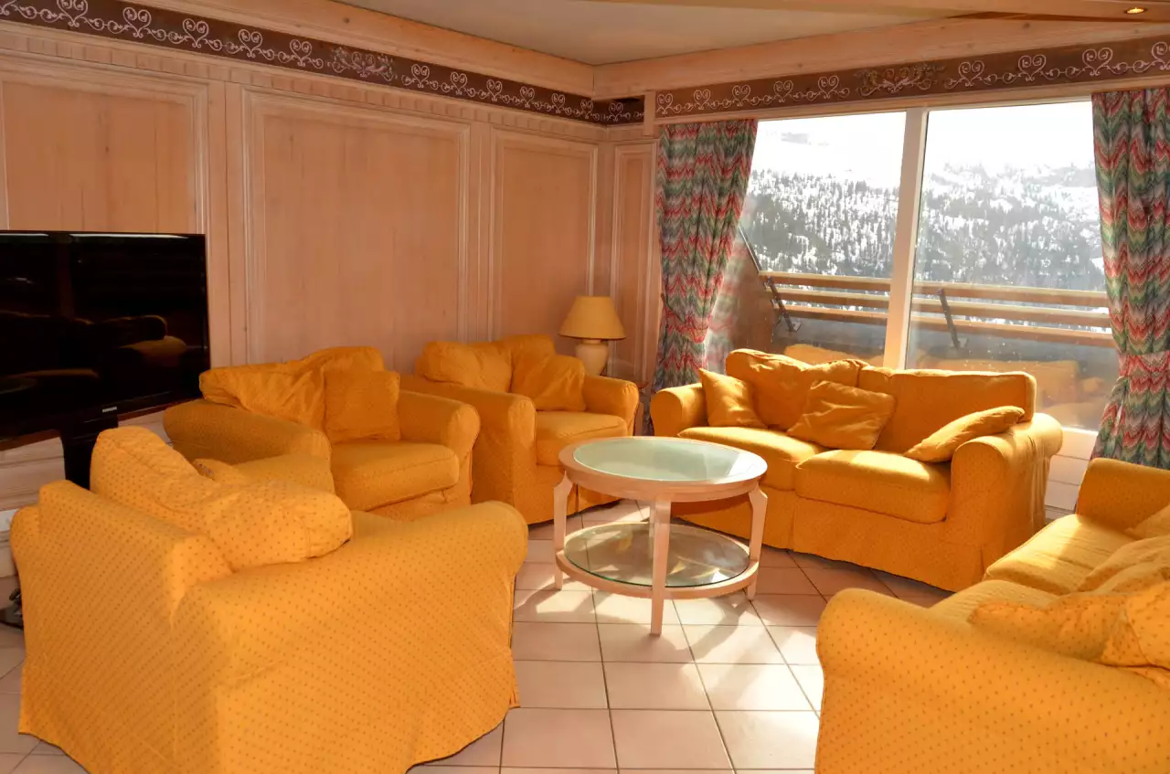 Spacious apartment  Center of the resort  Sauna  Free and unlimited WIFI
