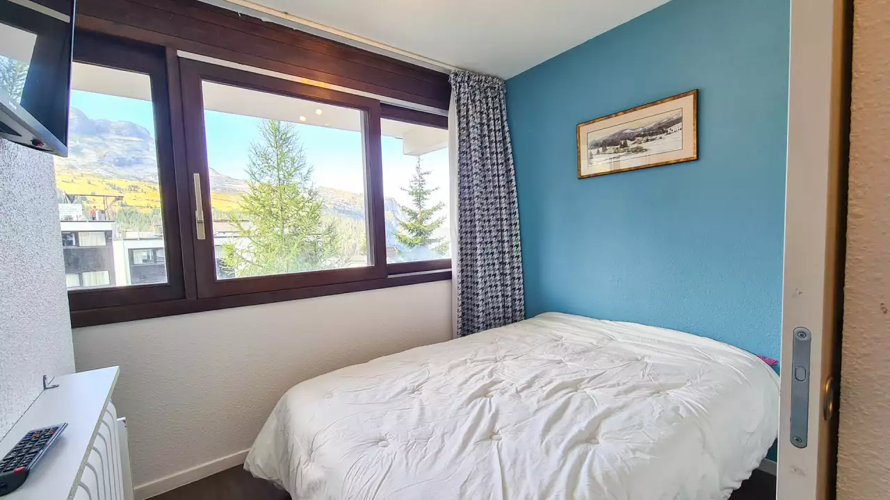 Bright apartment  Direct access to the slopes  Pool  Spa