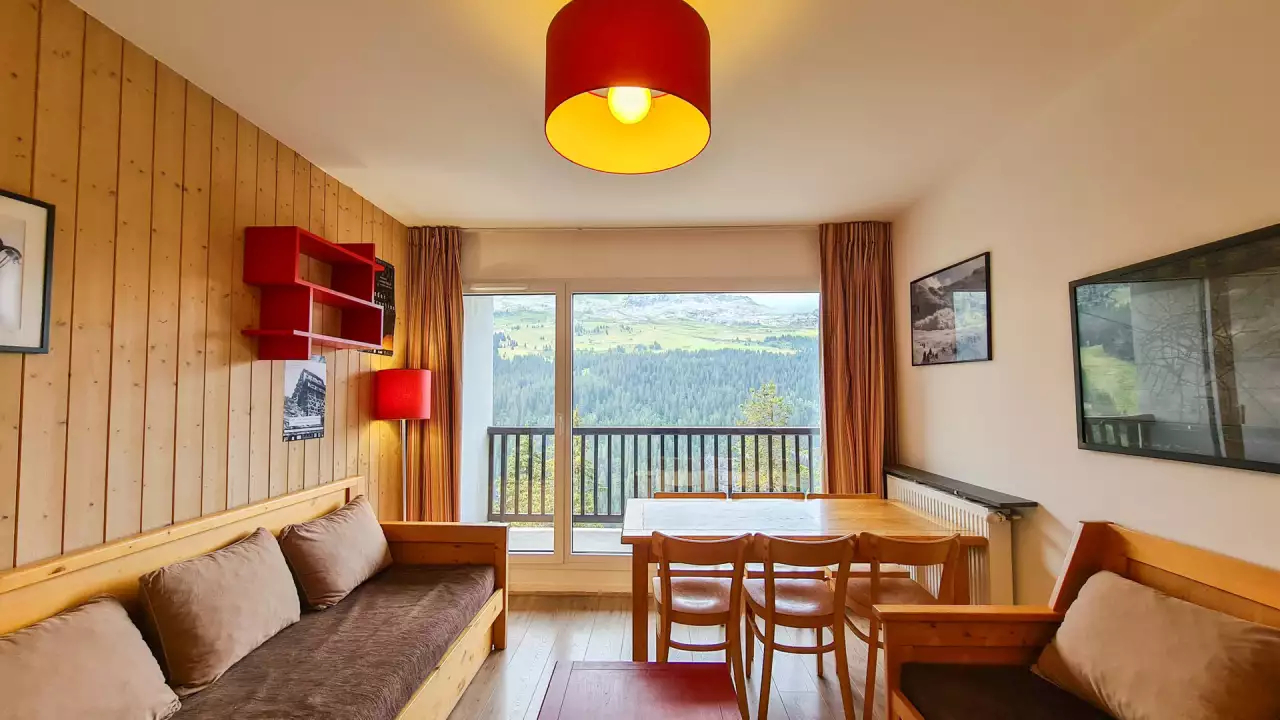 Comfortable apartment with cabin  Center of the resort  Balcony  Covered parking